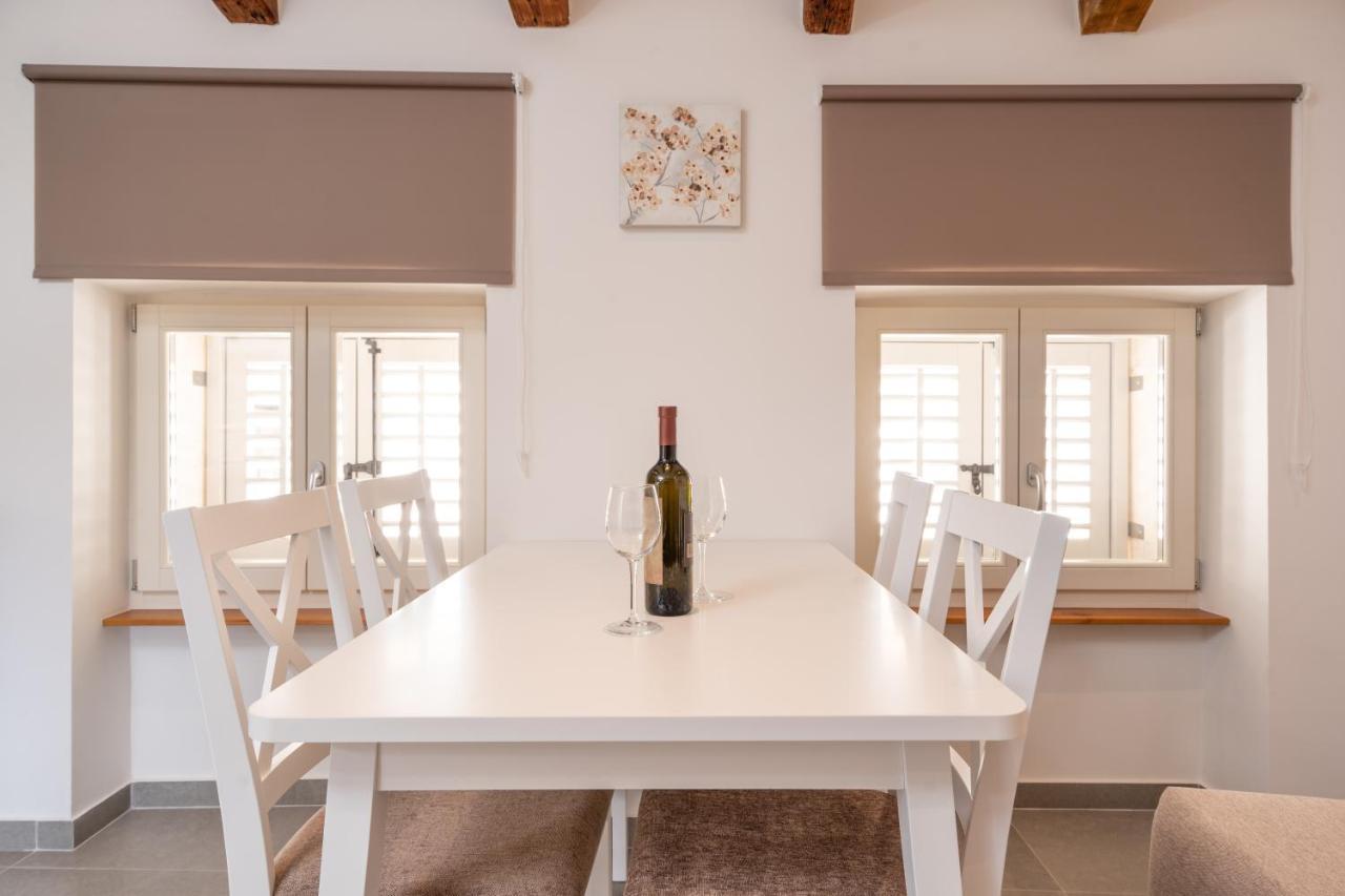 Aaa Apartments & Rooms With Free Parking Pula Exterior foto