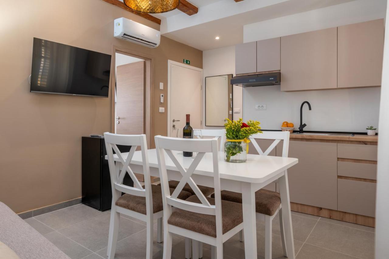 Aaa Apartments & Rooms With Free Parking Pula Exterior foto
