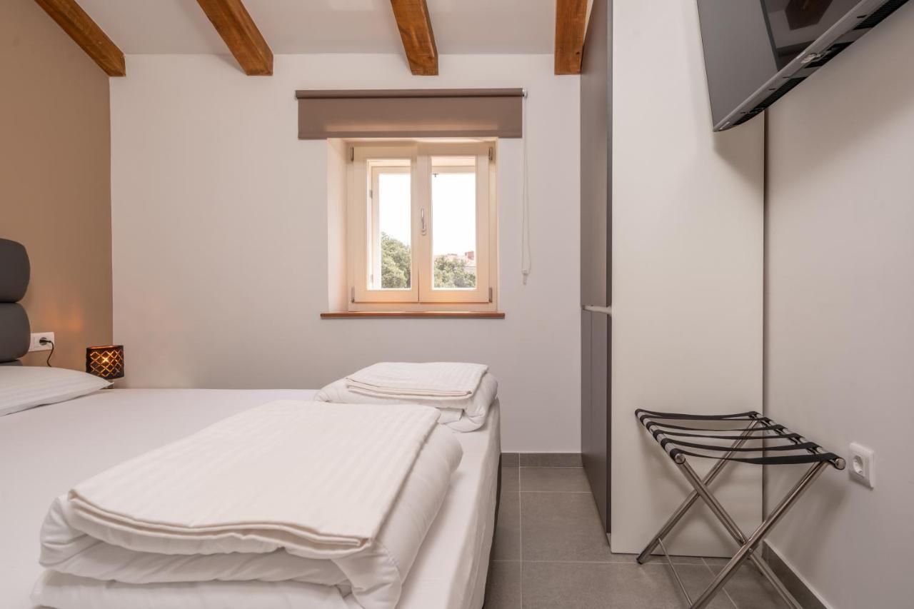 Aaa Apartments & Rooms With Free Parking Pula Exterior foto