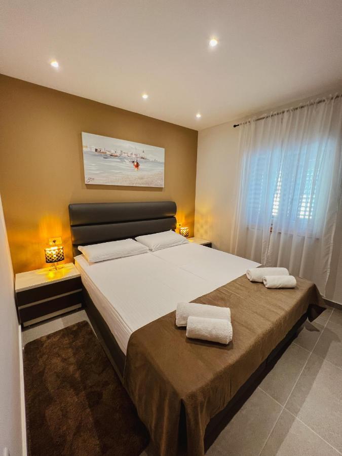 Aaa Apartments & Rooms With Free Parking Pula Exterior foto